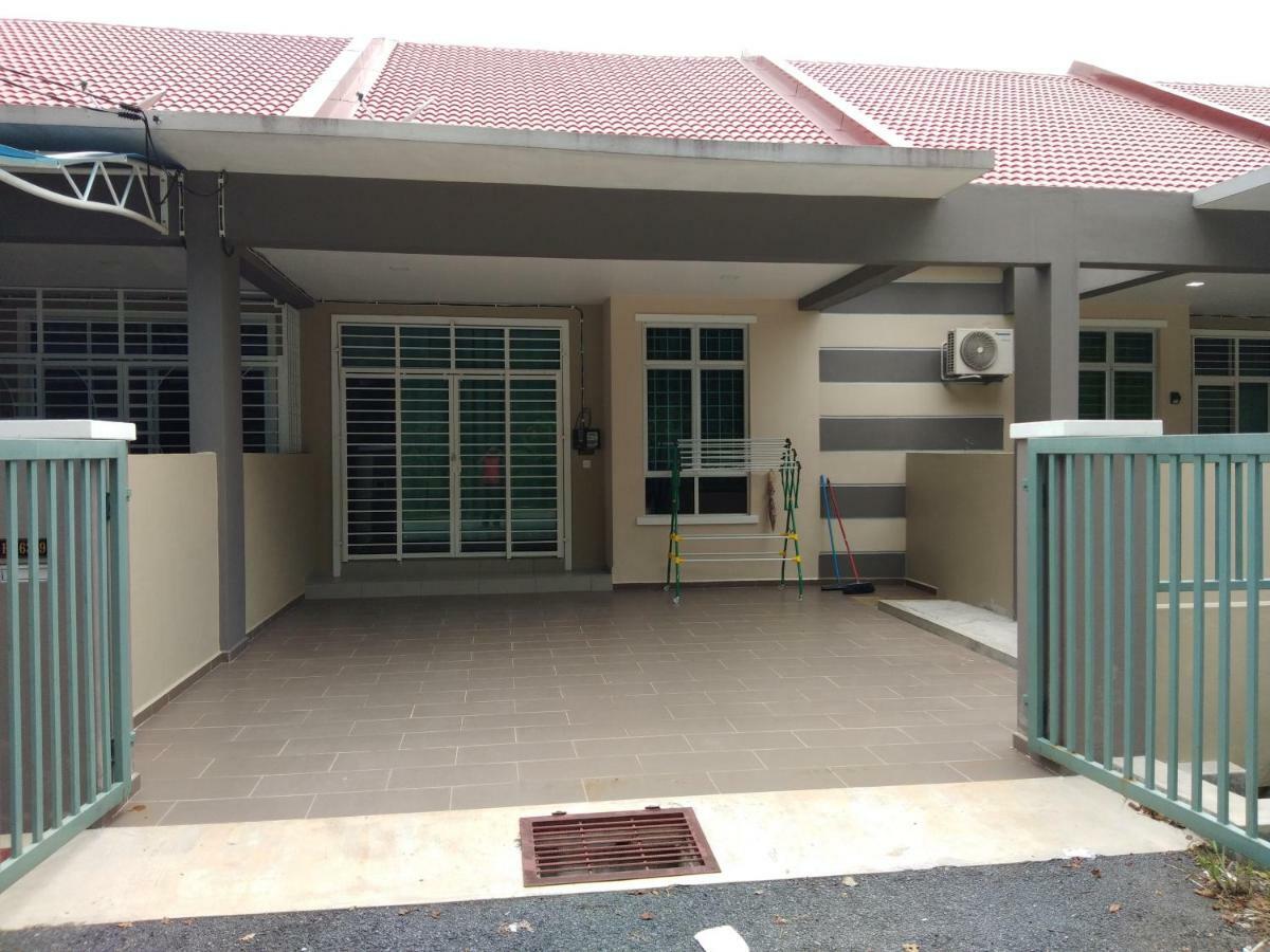 Z&M Homestay Jertih Exterior foto